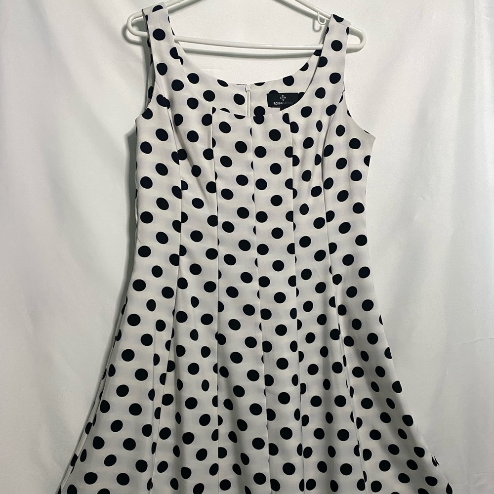 Ronni Nicole Polka dot dress, beautiful, elegant for any occasion.